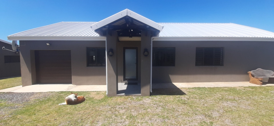To Let 3 Bedroom Property for Rent in Albertinia Western Cape